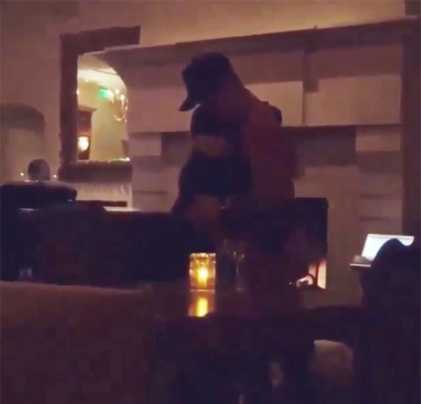 Justin Bieber e Selena Gomez si baciano al Montage Hotel