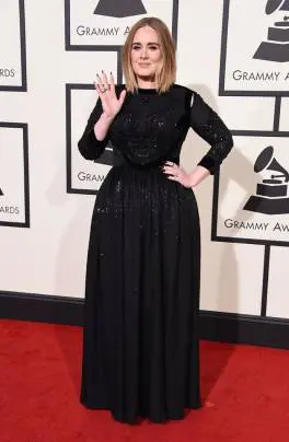 Adele presso i Red Carpet ai Grammy Awards 2016