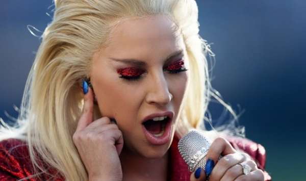 Lady Gaga inno Super Bowl