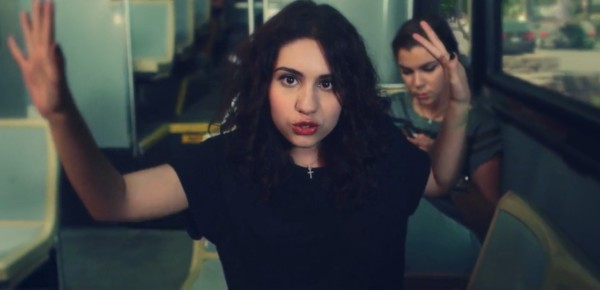 Alessia Cara nel video per Seventeen
