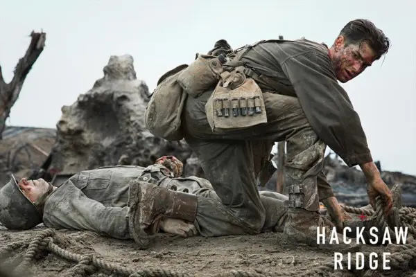 Poster del film La Battaglia di Hacksaw Ridge con Andrew Garfield.