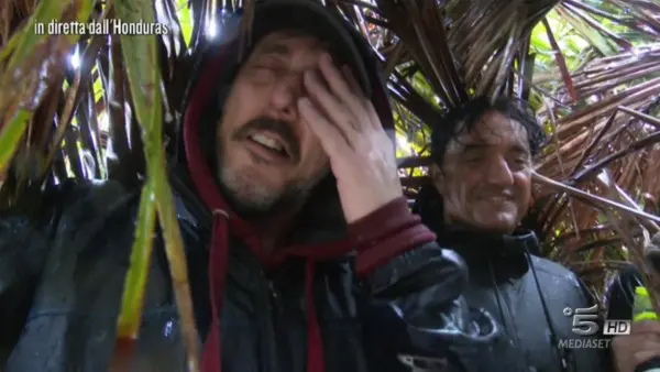 Massimo Ceccherini imita Harrow nella prima puntata dell'Isola Dei Famosi 2017.