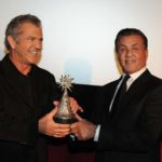 Mel Gibson rivela che presto farà un Italia. Qui in foto con Sylvester Stallone.