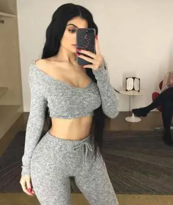 Kylie Jenner usa Photoshop per i selfie?