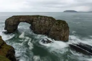 10 formazioni rocciose nel mare