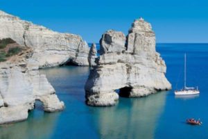 10 formazioni rocciose nel mare