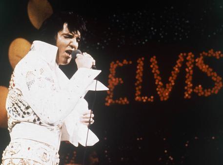 Show Elvis Presley