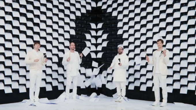 foto delle riprese del video Obsession degli Ok Go