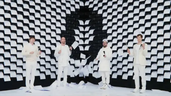 foto delle riprese del video Obsession degli Ok Go