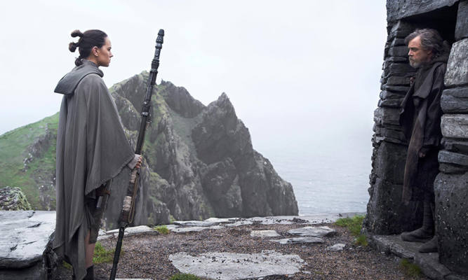 Rey e Obi-Wan in "Star Wars-The Last Jedi"
