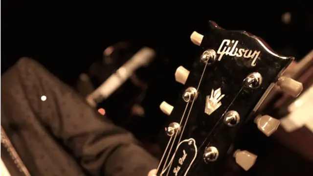 immagine di una chitarra con il logo della Gibson