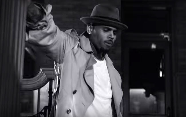 Chris Brown nel video "Hope You Do"