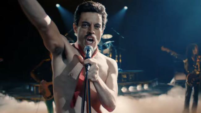 Rami Malek nei panni di Freddie Mercury