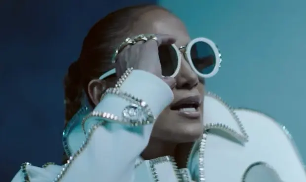 Jennifer Lopez nel video musicale per il remix di Te Bote