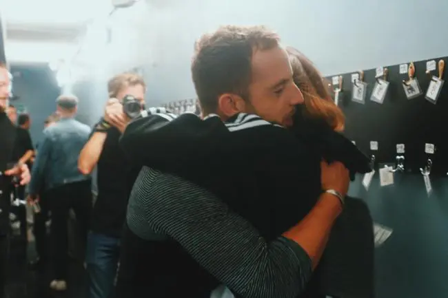James Morrison e Francesca Michielin abbraccio nel backstage
