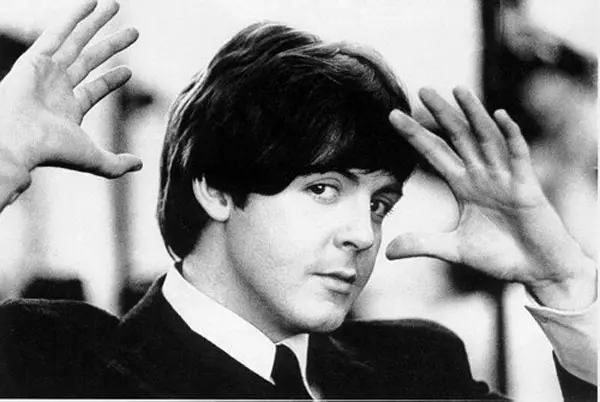 Paul McCartney compie 78 anni
