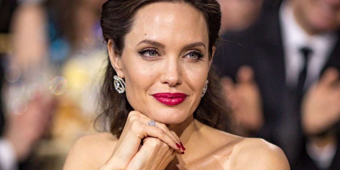 Angelina Jolie ad un evento di gala
