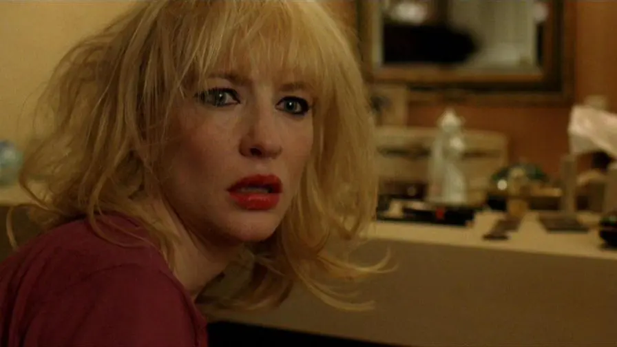 Cate Blanchett in una scena di Diario di uno scandalo