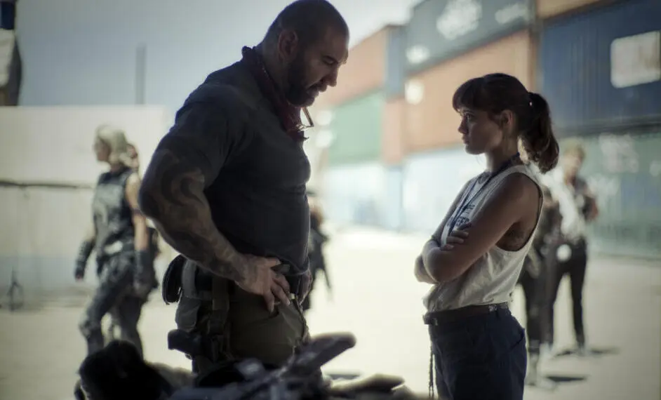 Dave Bautista ed Ella Purnell in Army of the Dead