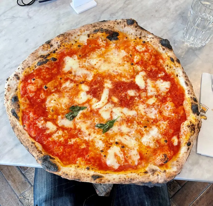 pizza Margherita Antica Pizzeria da Michele Milano - migliori pizzerie di Milano