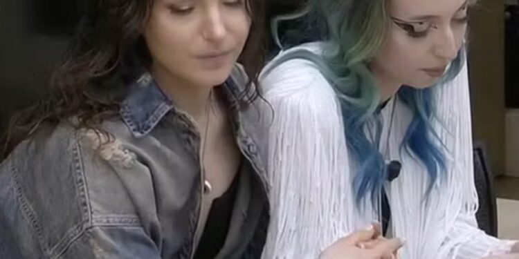 Amici 25, Valentina o Caterina chi uscirà sabato 4 aprile Il ballottaggio sospeso che ha diviso tutti i fan in queste ore