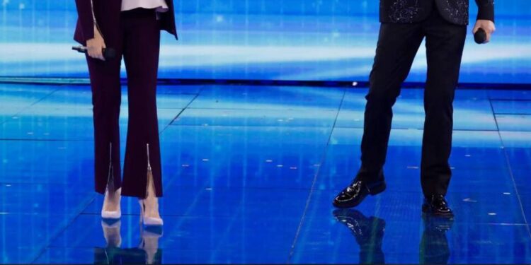 Amici 26 cambia faccia Amadeus, Rudy Zerbi e Samurai Jay al canto, Ambra verso il ballo nella nuova edizione